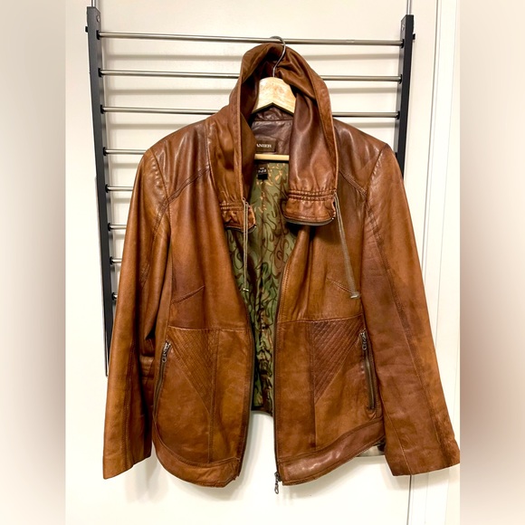 Danier Brown Leather Jacket with green printed lining in Medieum - Picture 2 of 6